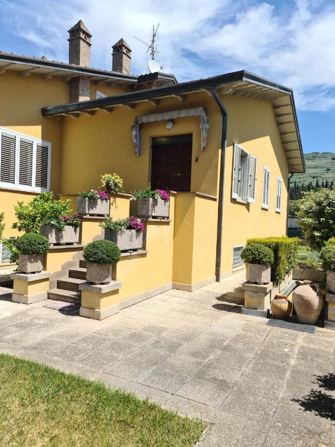 La Finestra Su Spello Apartment Exterior photo